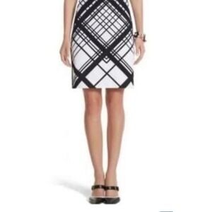 White House Black Market Black White Geometric Plaid Pencil Skirt Size 4
